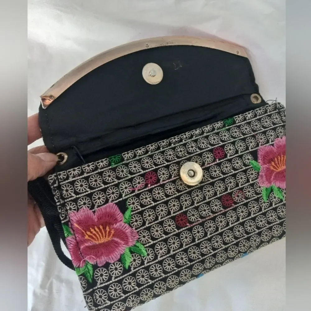 Embroided Hand Wallet
